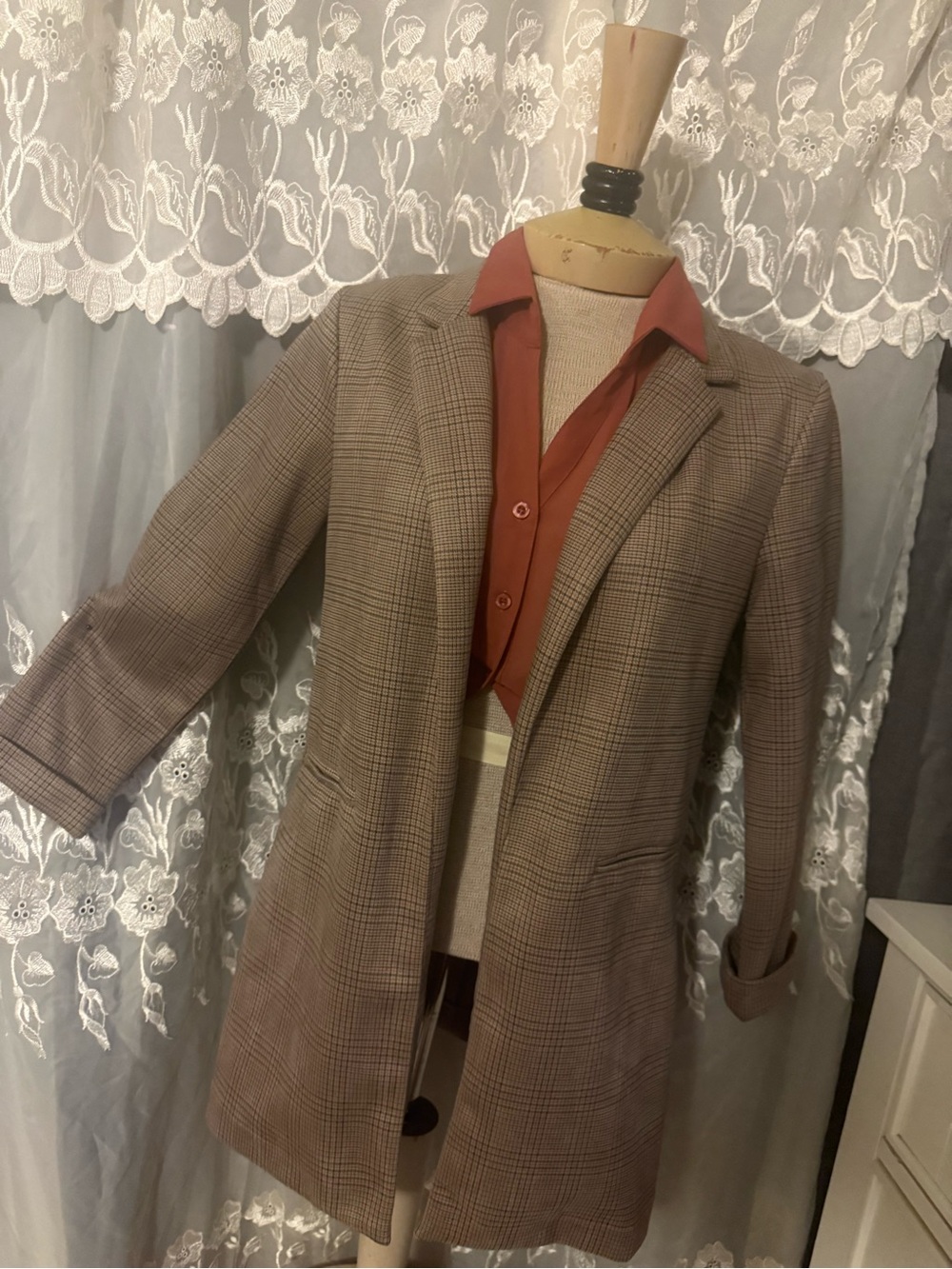 Have Los Angeles Plaid Long Blazer Jacket/ unlined with plenty of stretch.
